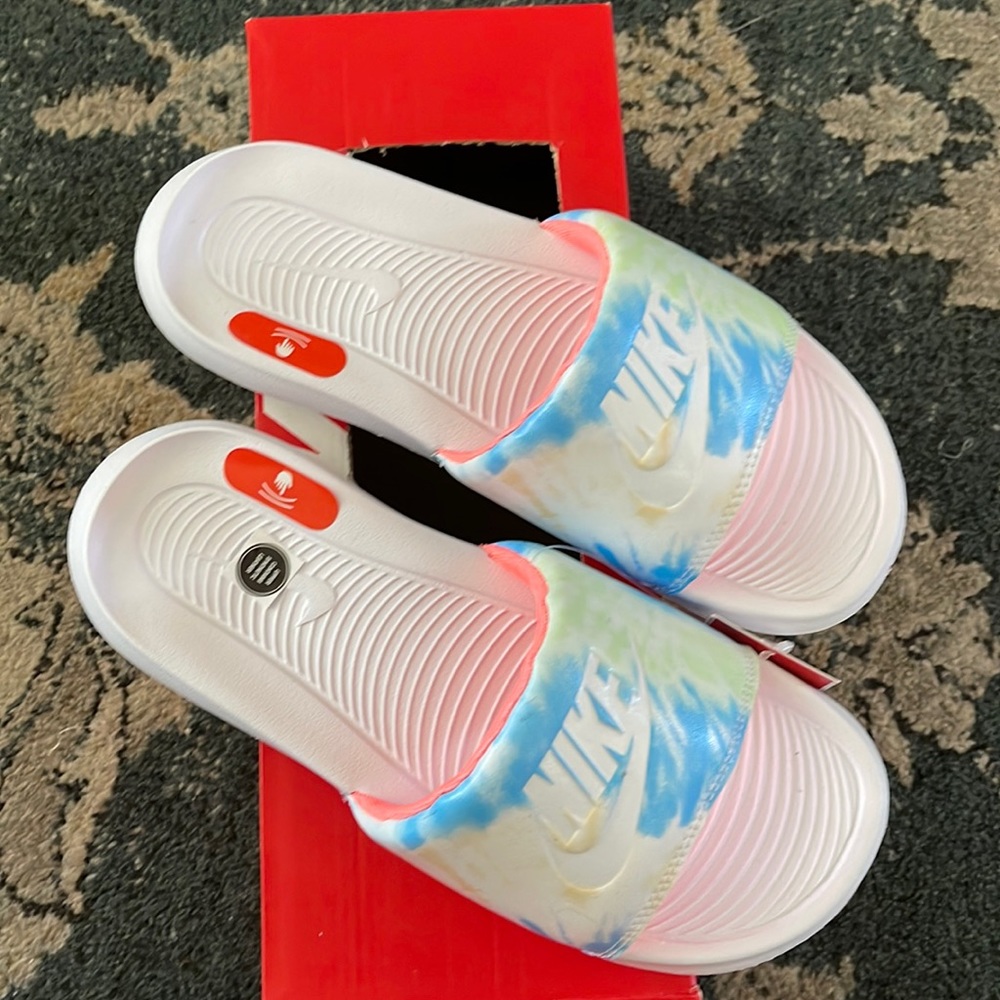 NWT NIKE slides Sz 6 tie dye look